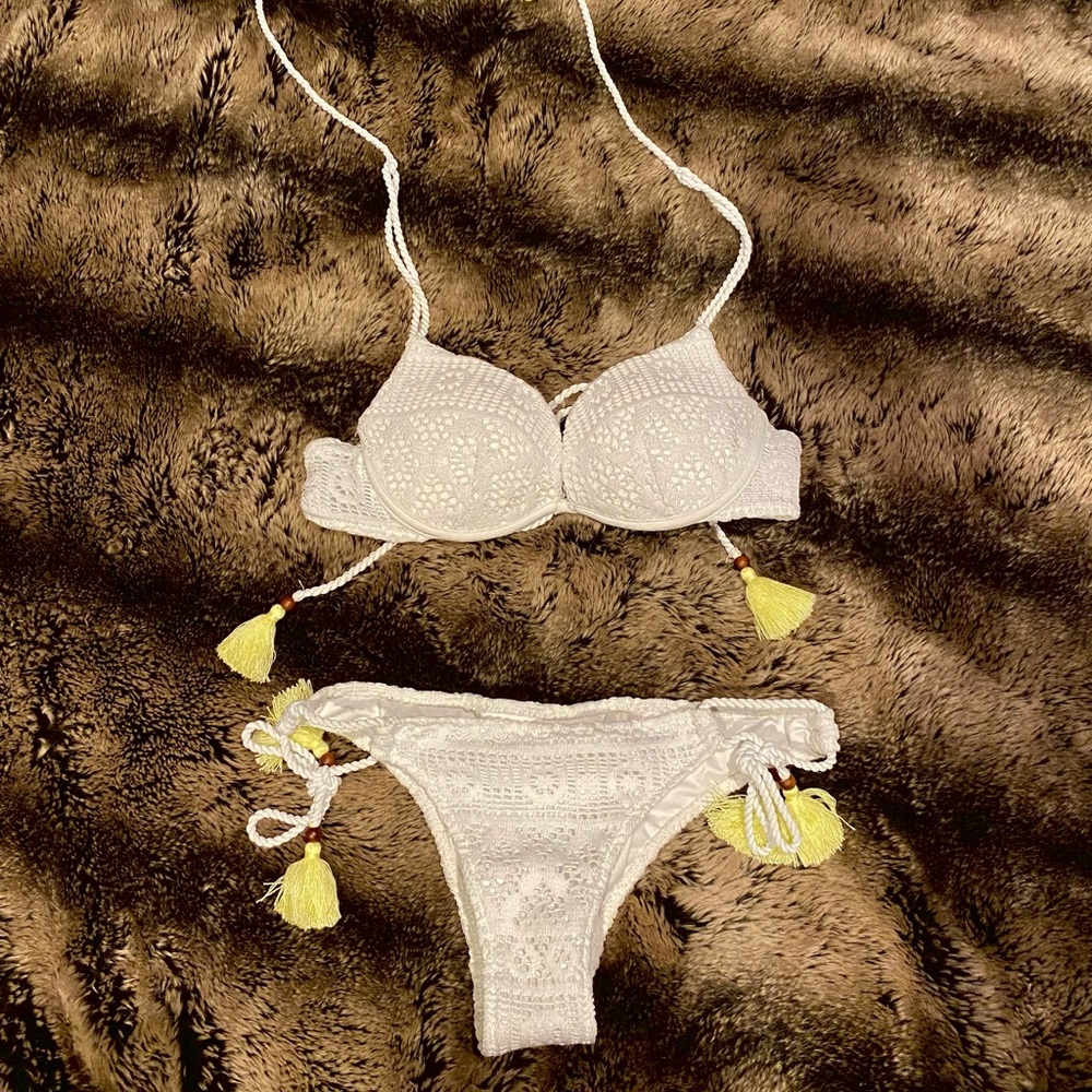 NWOT Victoria Secret Lace Up Crochet Bikini